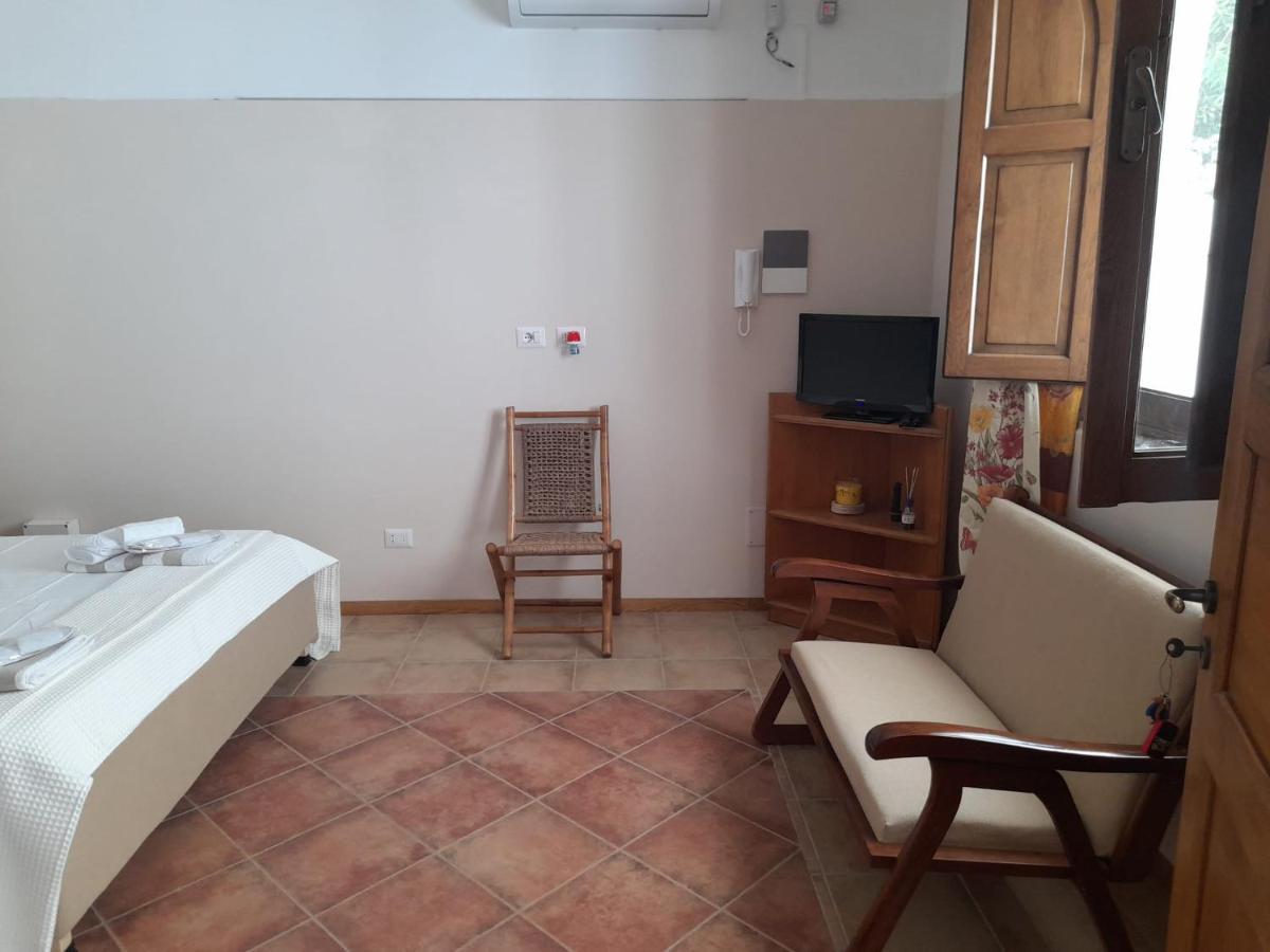 Cottage La Roccia Merine Ngoại thất bức ảnh